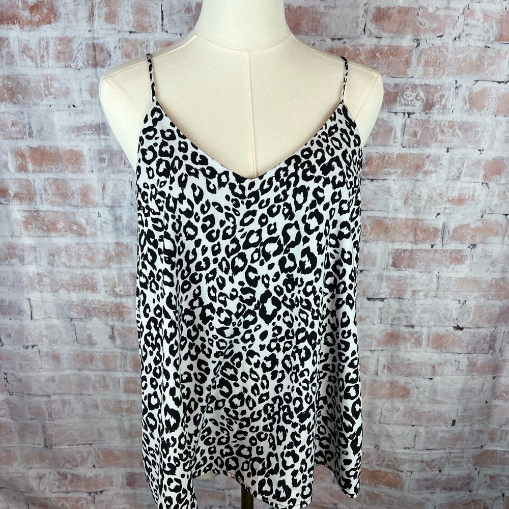 Collective Concepts Black and White Sleeveless Camisole